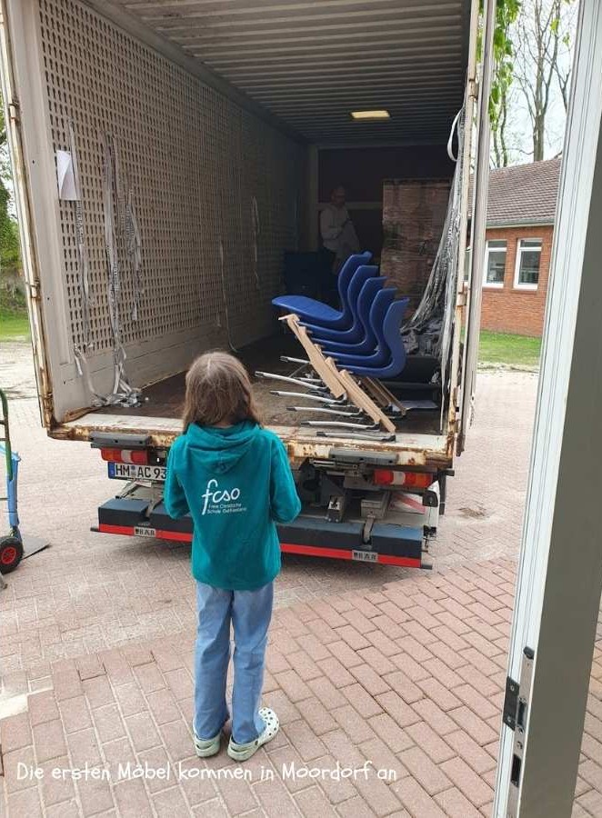 Moebel werden in SBL angeliefert